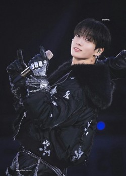 Jungkook (BTS) là ngôi sao K-Pop đầu tiên xuất hiện trong sách giáo khoa Mỹ