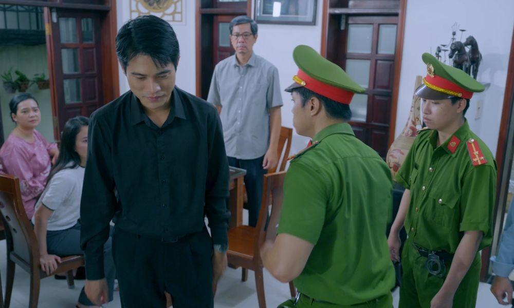 Thân Thúy Hà 'ngã ngựa', Trần Phong trả giá, cái kết 'Người thừa kế không danh phận' khiến khán giả rơi nước mắt