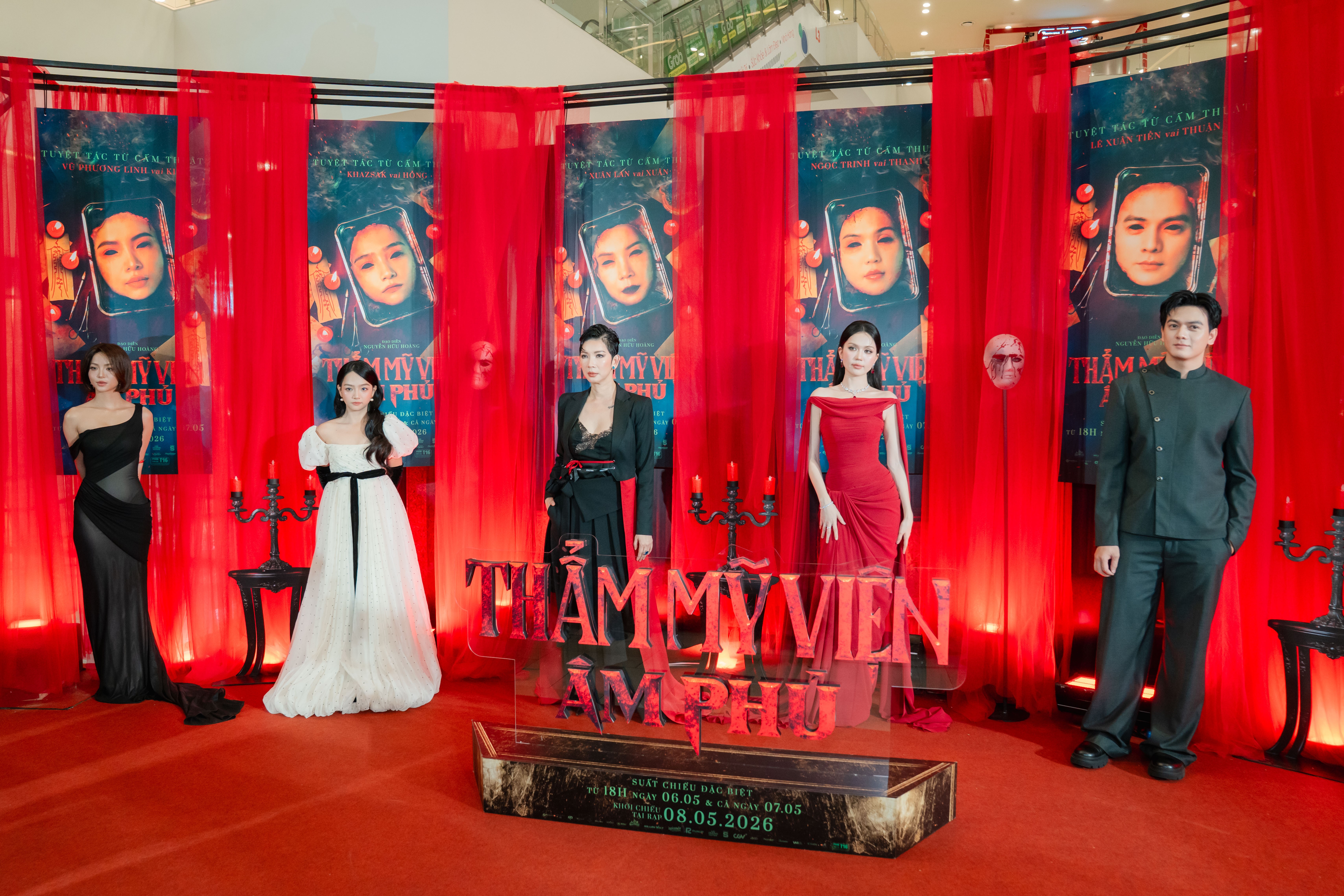 Đông đảo showbiz Việt chúc mừng phim 'Thẩm mỹ viện âm phủ' của Xuân Lan, Ngọc Trinh