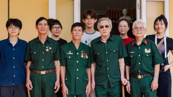 Trưng bày 'Chuyện thời bình' mở ra không gian kết nối ký ức với thế hệ trẻ