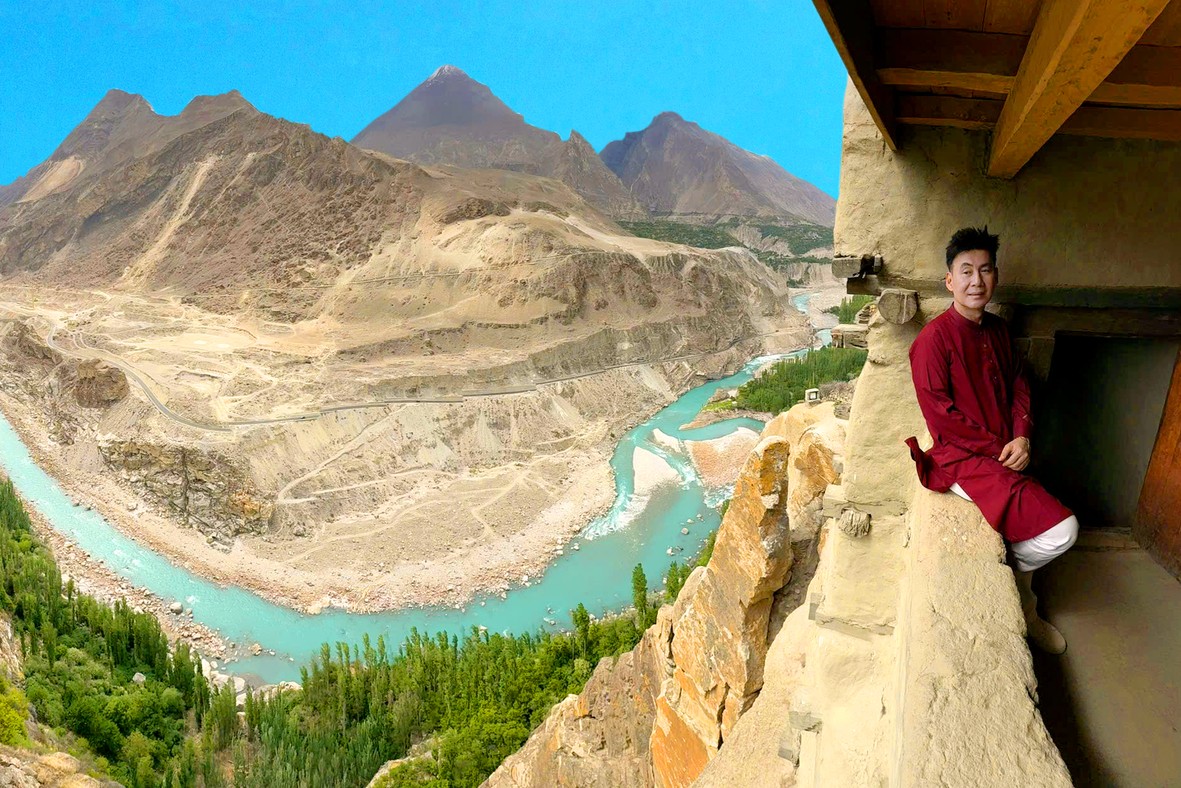 Ca sĩ – Blogger Đoan Trường lãng du giữa mùa xuân cổ tích ở Pakistan