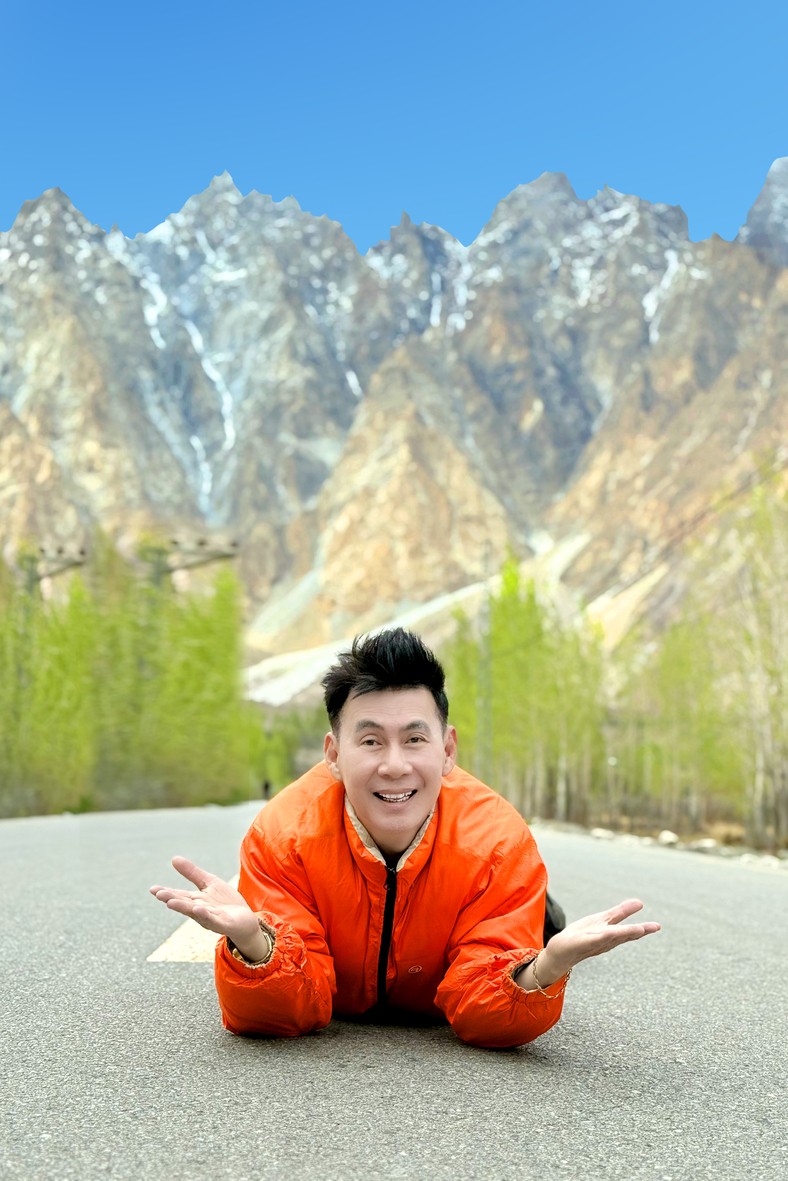 Ca sĩ – Blogger Đoan Trường lãng du giữa mùa xuân cổ tích ở Pakistan