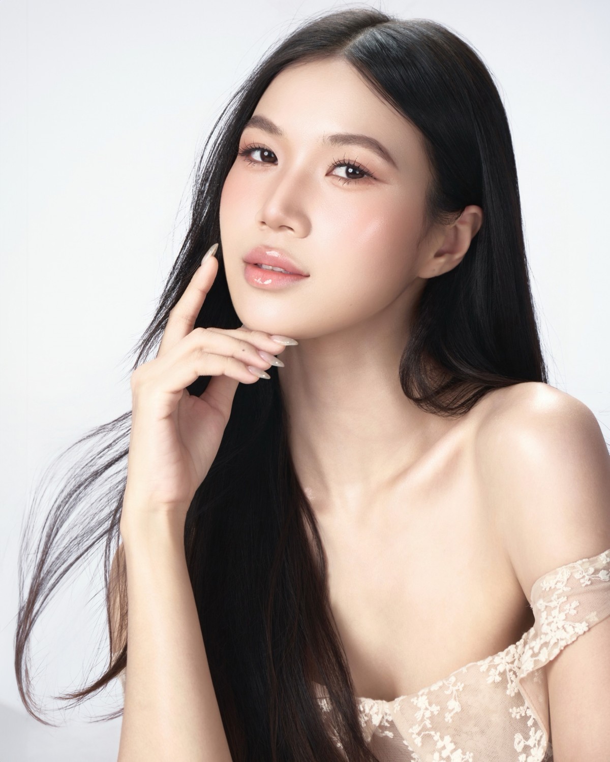 Hynee Cao Thanh Huyền: 'Sự ủng hộ của khán giả đã thổi bùng đam mê điện ảnh trong tôi'