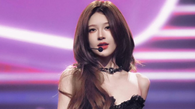 Triệu Lộ Tư bị chê hát nhép, concert không xứng với giá tiền?