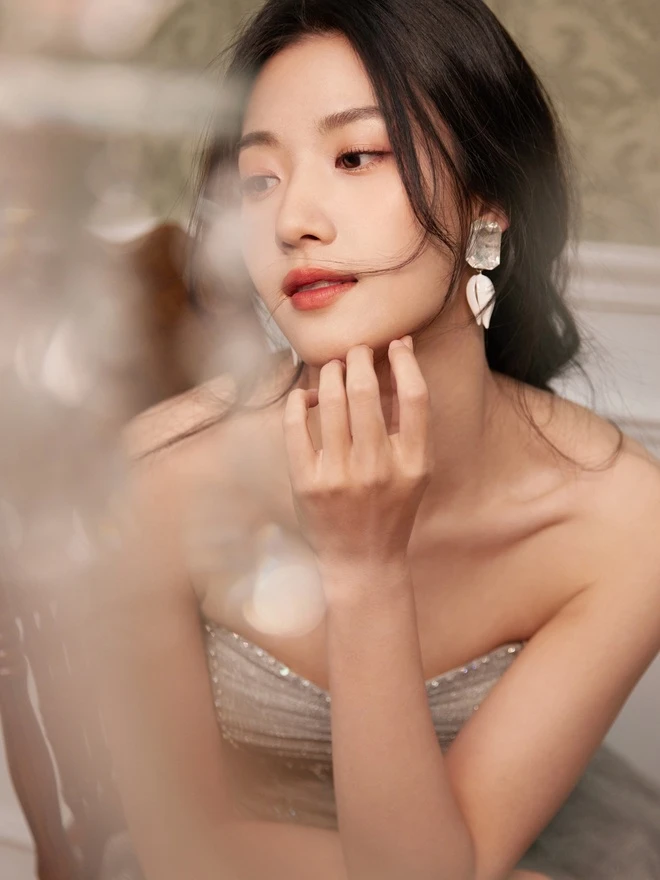 Trần Tinh Húc có 'Vai diễn định mệnh' cùng Lư Dục Hiểu khiến mọt phim hoa ngữ đứng ngồi không yên