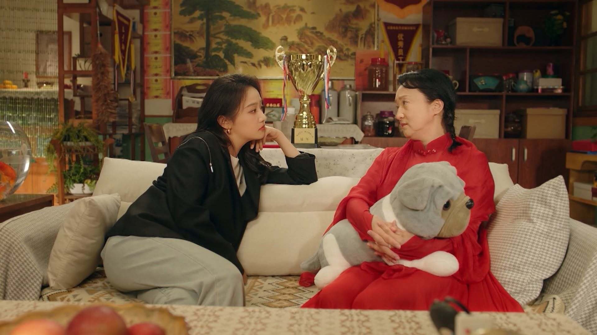 'Thanh xuân rực rỡ': Ỷ Mộng chết lặng khi biết mình không phải cháu ruột của bà Tú Anh
