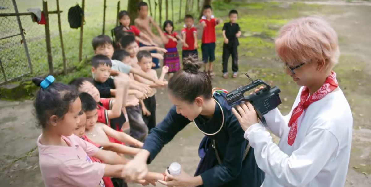 ‘Lời hứa đầu tiên’: Tình tiết ‘bôi kem chống nắng trước khi ăn’ khiến khán giả bật cười