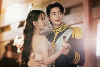 IU và Byun Woo Seok xin lỗi vì tranh cãi xuyên tạc lịch sử của 'Perfect Crown'