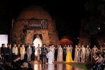 Dàn thí sinh 'Hoa hậu & Nam vương du lịch Việt Nam 2026' khoe kỹ năng catwalk cùng loạt Hoa - Á hậu