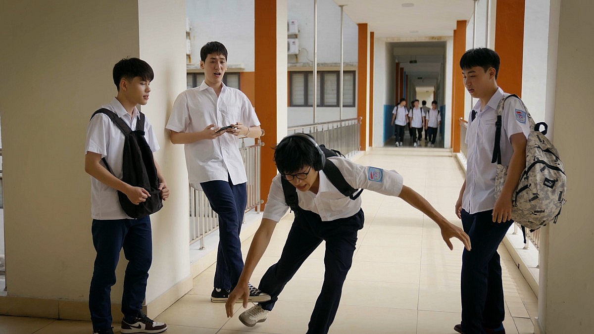 ‘Phía bên kia thành phố’: Câu chuyện góc khuất học đường, áp lực thành tích lên màn ảnh