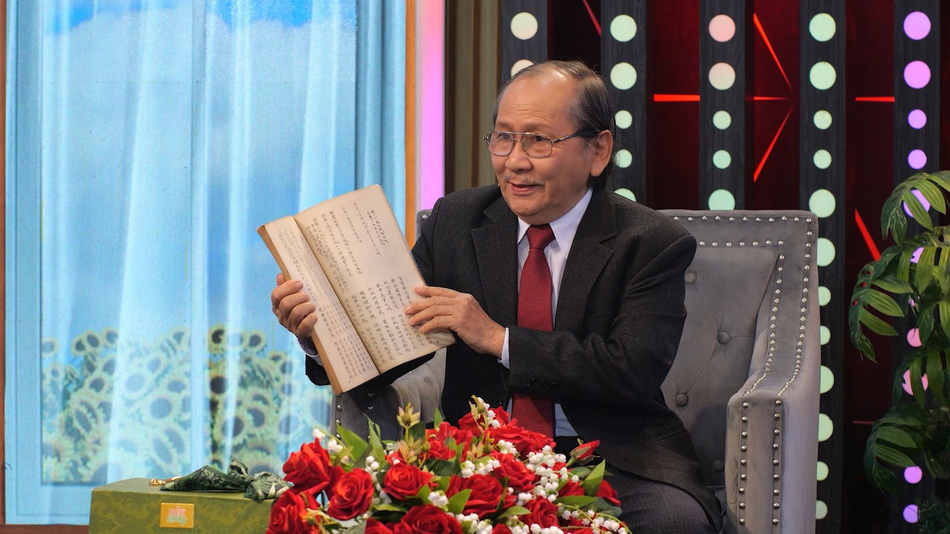 'Đời rất đẹp': Công trình 10 năm ròng rã về Cao Bá Quát và sứ mệnh giữ hồn cốt ngôn ngữ Việt