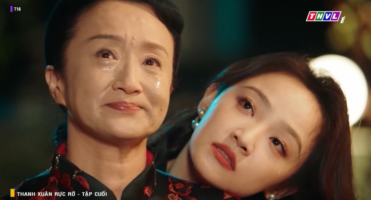 'Thanh xuân rực rỡ' tập cuối: Tú Anh mong cháu gái sớm kết hôn, Ỷ Mộng nghẹn ngào nhìn lại tuổi thơ bên bà