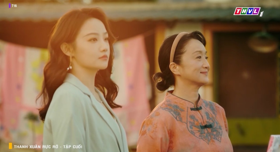 'Thanh xuân rực rỡ' tập cuối: Tú Anh mong cháu gái sớm kết hôn, Ỷ Mộng nghẹn ngào nhìn lại tuổi thơ bên bà