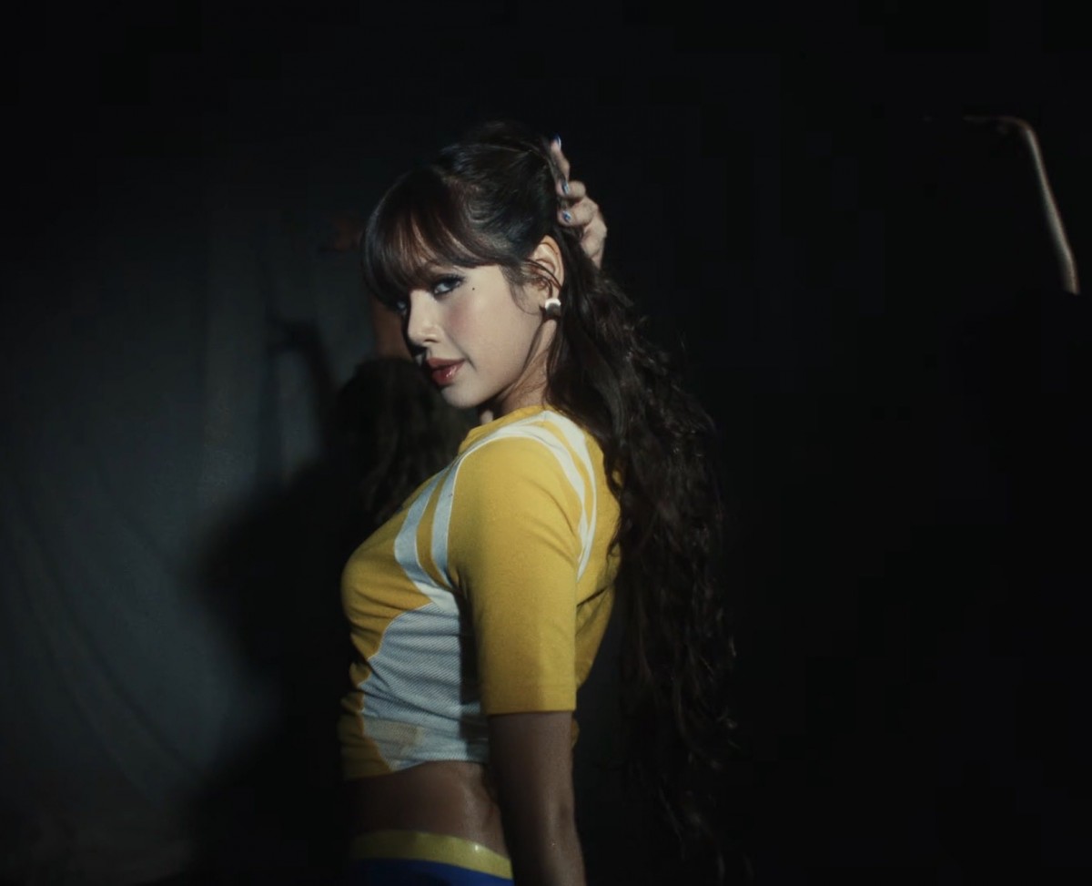 Ca khúc quảng bá World Cup 2026 của Lisa (BlackPink) bị chỉ trích dữ dội