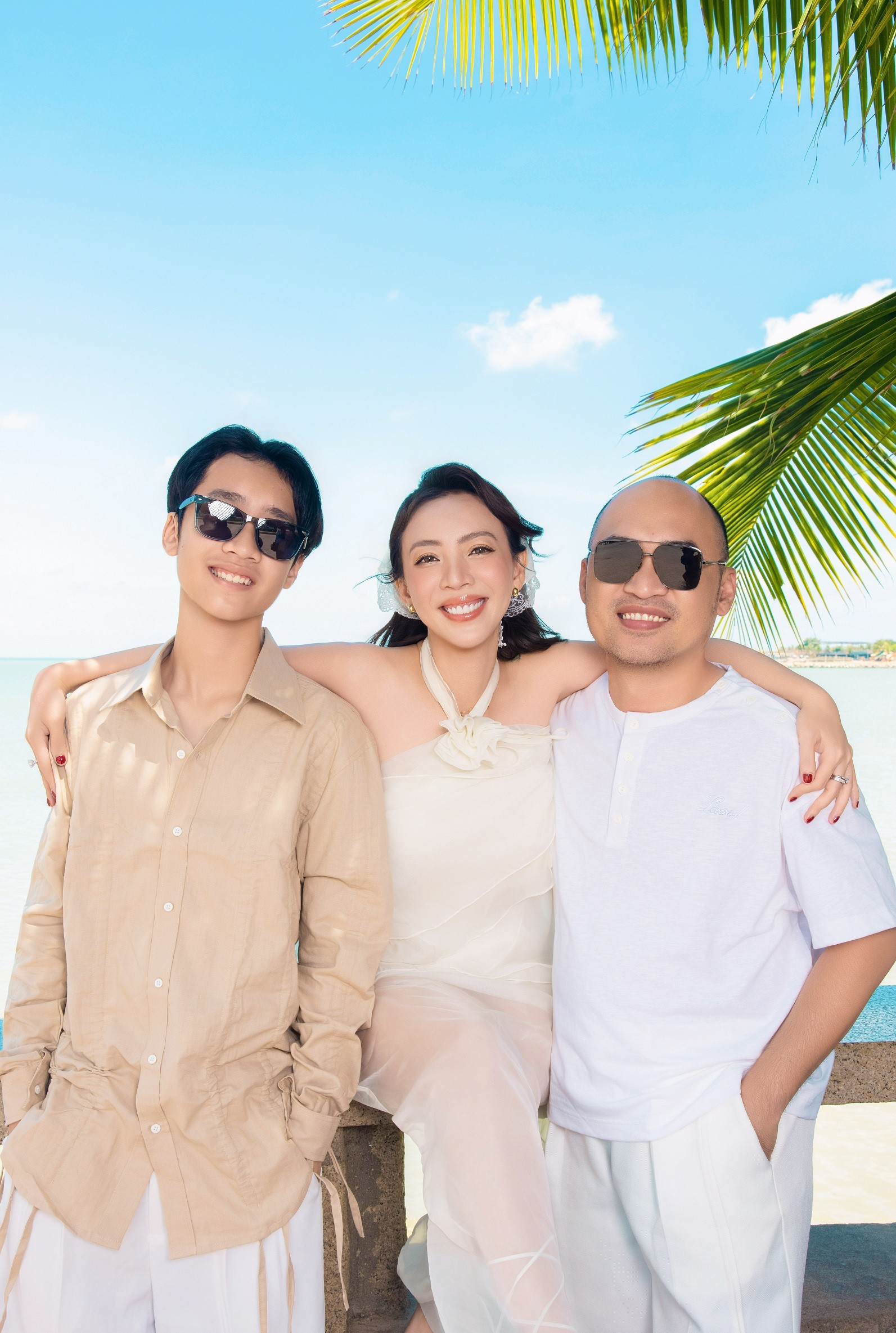 Thu Trang và Tiến Luật đón sinh nhật cho con trai 14 tuổi, cao gần 1,8m
