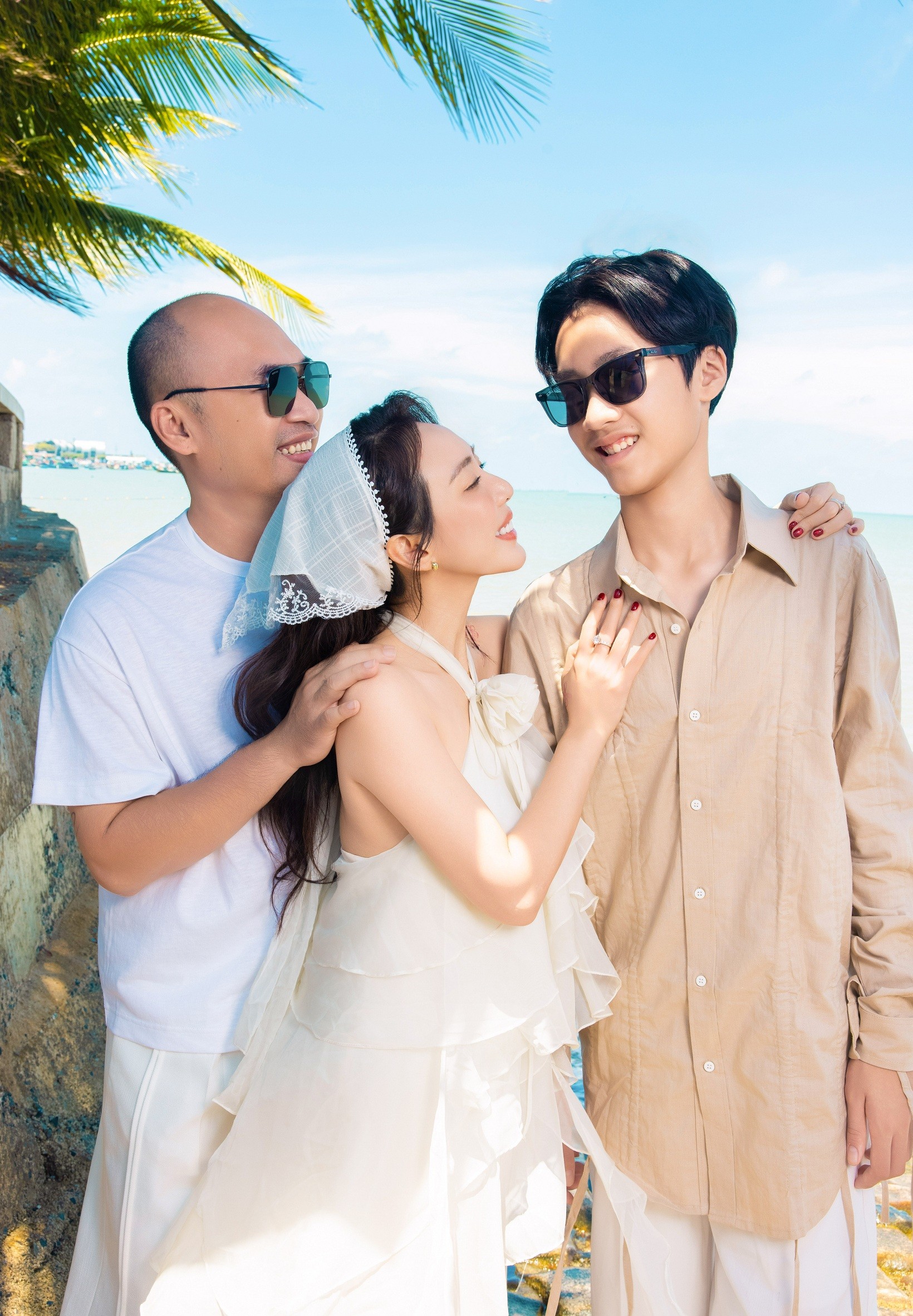Thu Trang và Tiến Luật đón sinh nhật cho con trai 14 tuổi, cao gần 1,8m