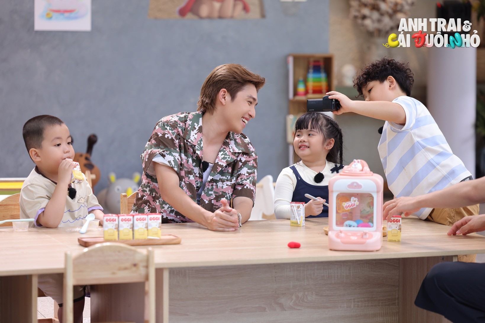 'Anh trai và cái đuôi nhỏ': Anh trai Isaac, Cody Nam Võ, Jsol, Hurrykng hài hước khi lần đầu đọc tâm thư từ phụ huynh