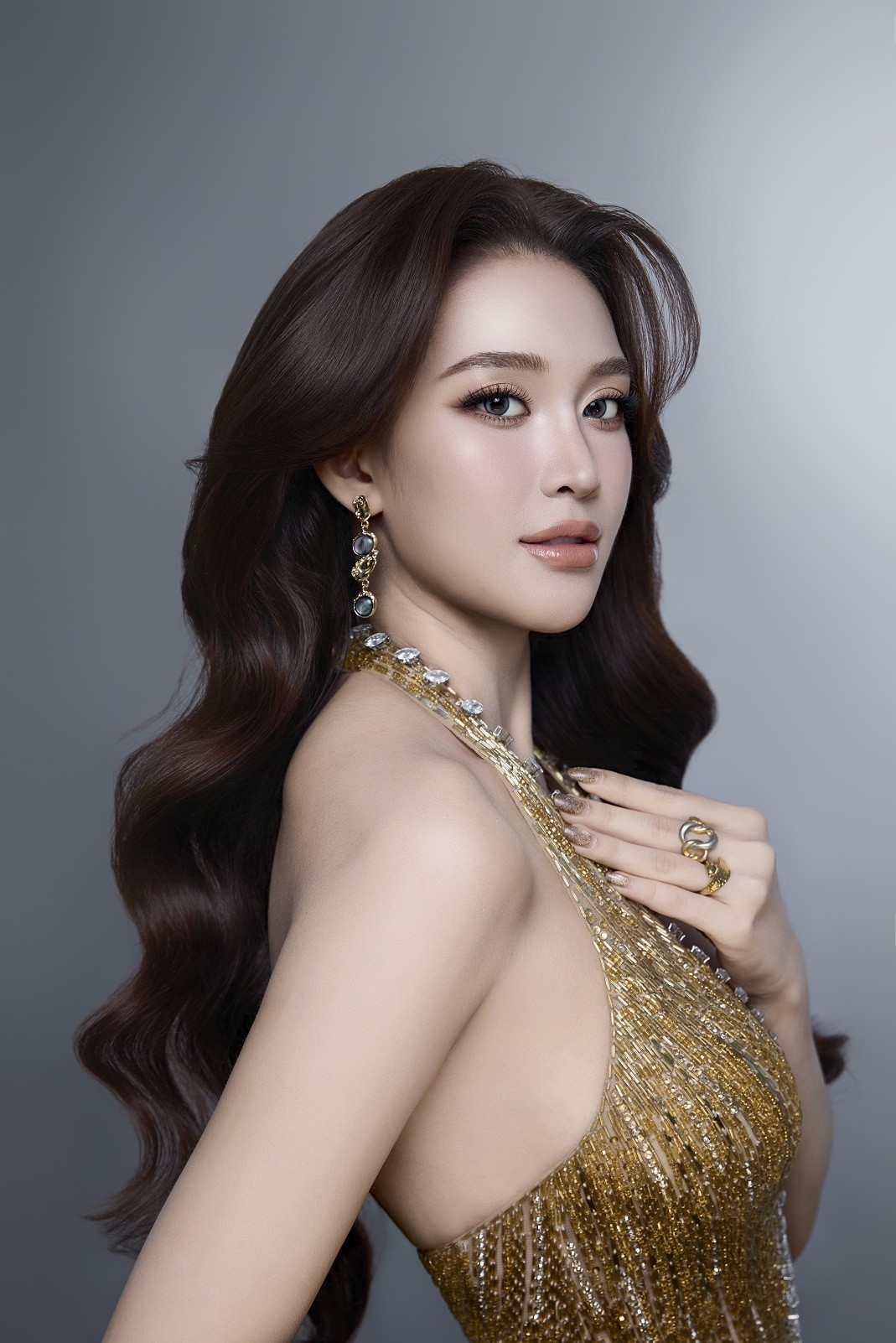 Hoa hậu Kỳ Duyên tung bộ ảnh rực rỡ trước thềm chung kết 'Hoa hậu & Nam vương du lịch Việt Nam 2026'