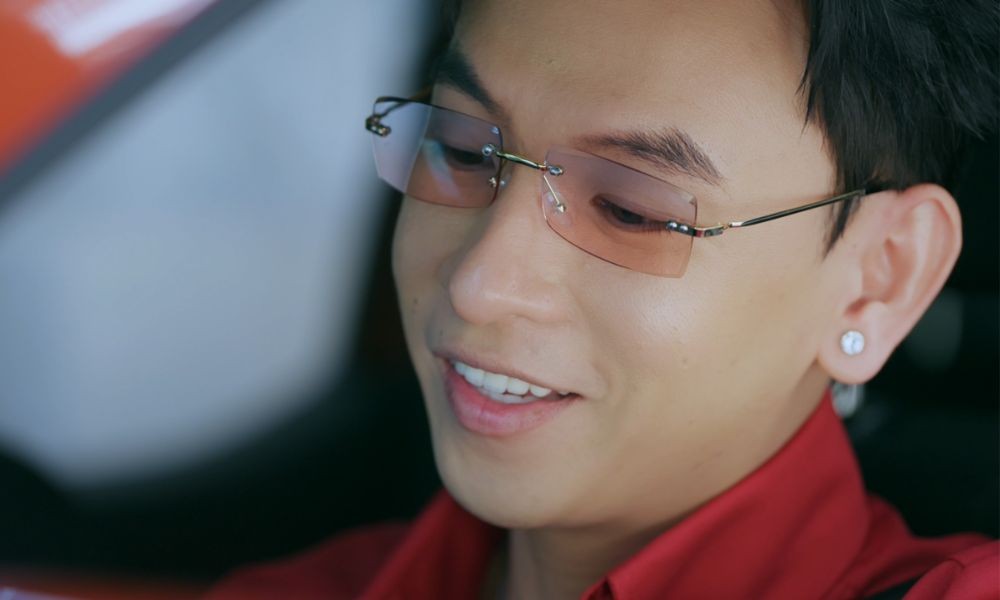 'Soái ca làng hài' Huỳnh Quý gây bất ngờ với vai diễn hai tính cách trong 'Hợp đồng từ thượng đế'