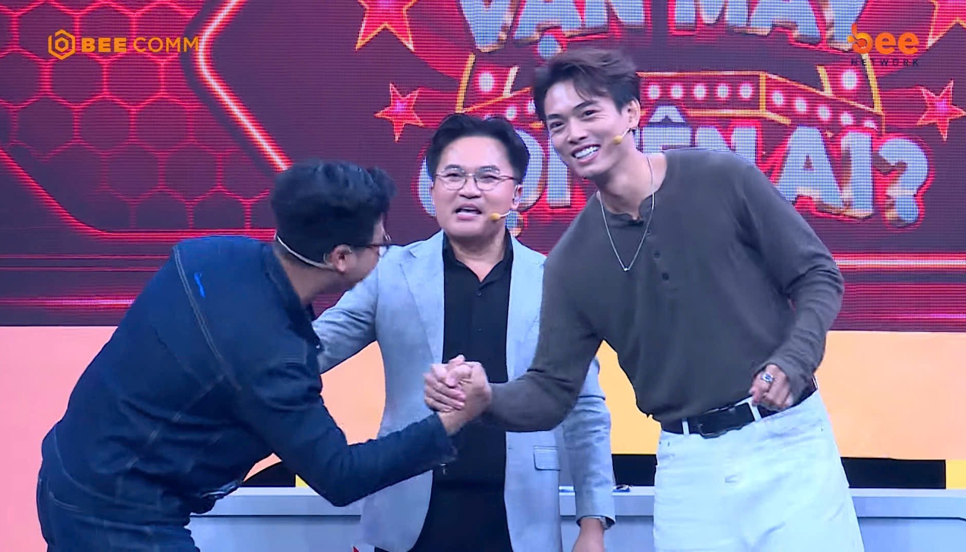 MC Đại Nghĩa 'kêu trời' trước độ tự tin của dàn khách mời tại 'Vận may gọi tên ai?'