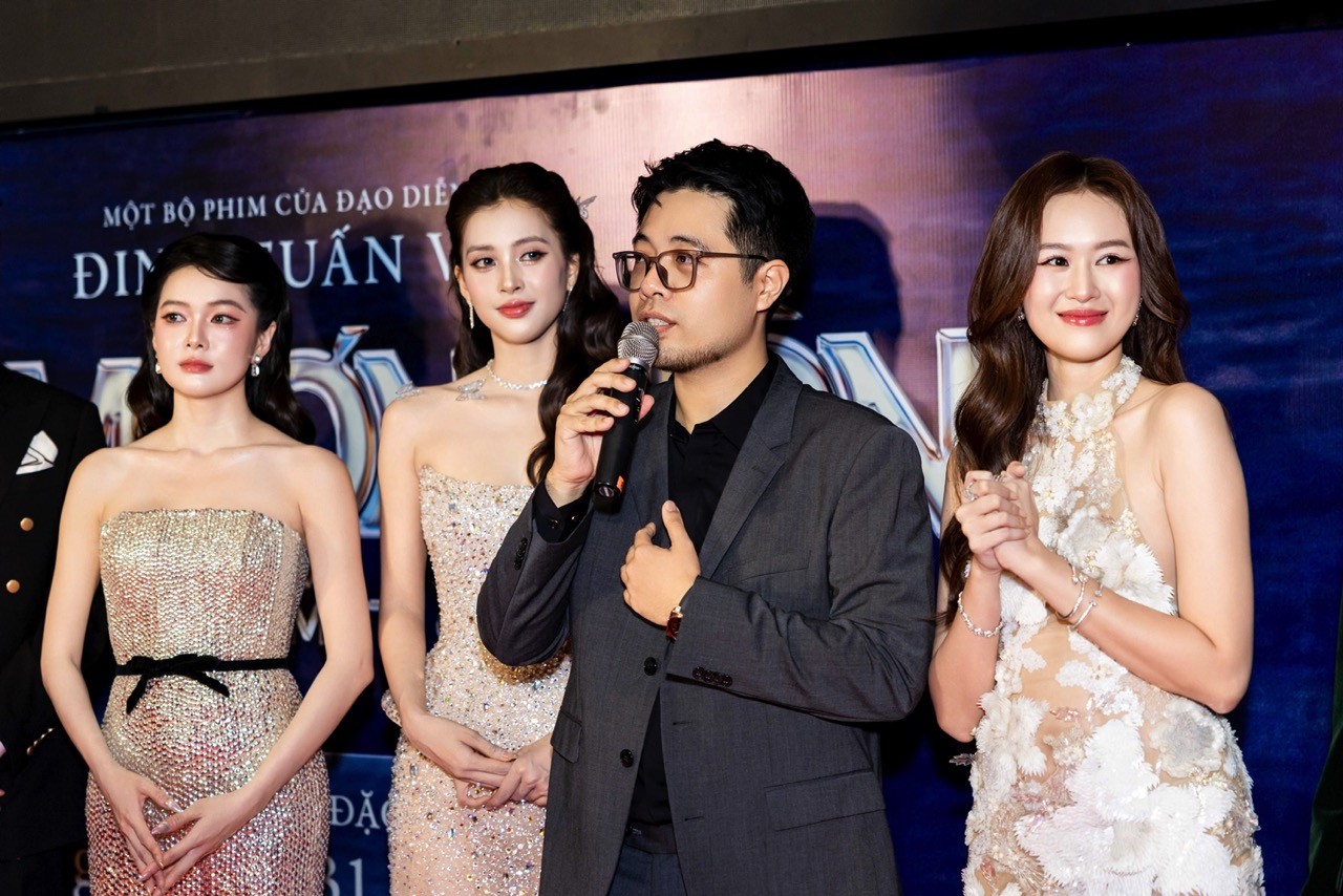 Dàn diễn viên 'Ốc mượn hồn' lộng lẫy trên thảm đỏ buổi ra mắt phim