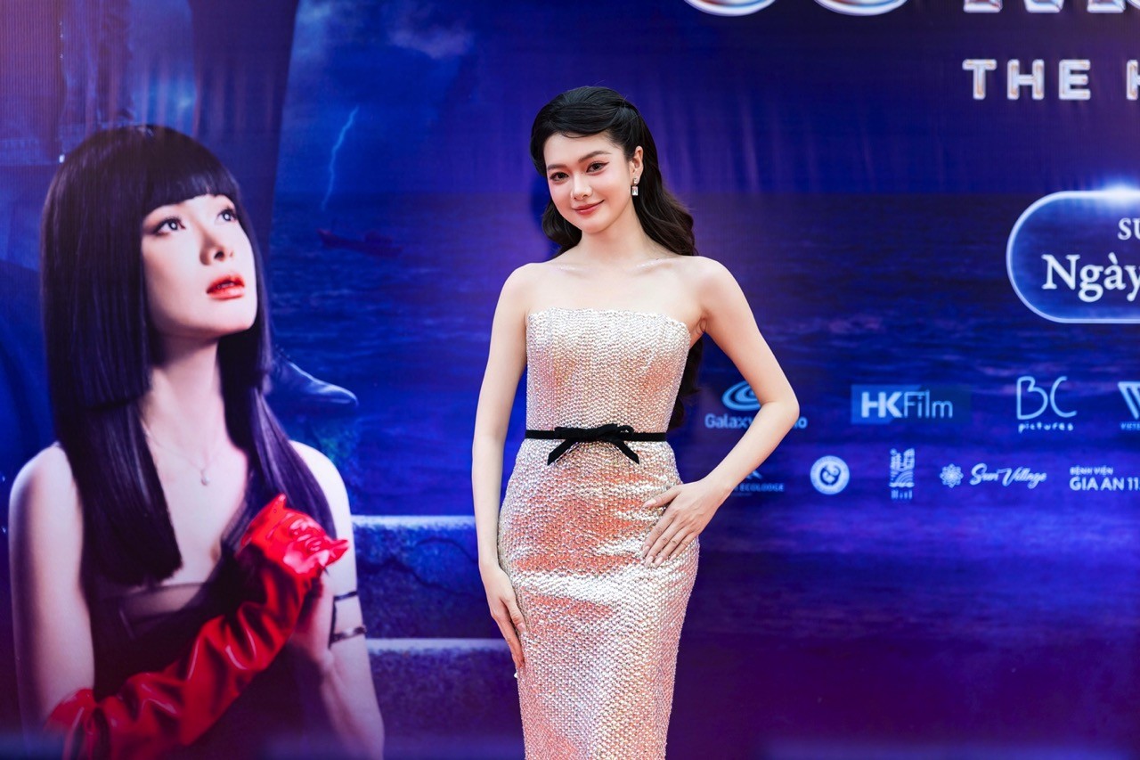 Dàn diễn viên 'Ốc mượn hồn' lộng lẫy trên thảm đỏ buổi ra mắt phim