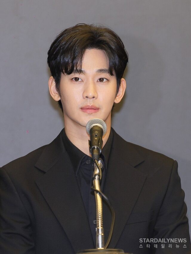 Kim Soo Hyun cảm ơn vì được minh oan