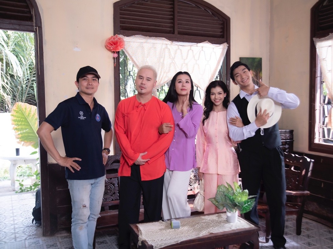 Đạo diễn Tống Thanh Hùng quy tụ dàn sao thực lực vào bộ đôi MV mới