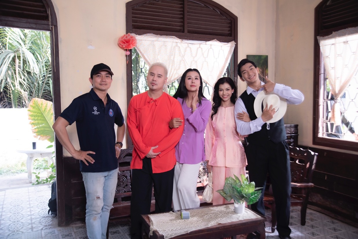 Đạo diễn Tống Thanh Hùng quy tụ dàn sao thực lực vào bộ đôi MV mới