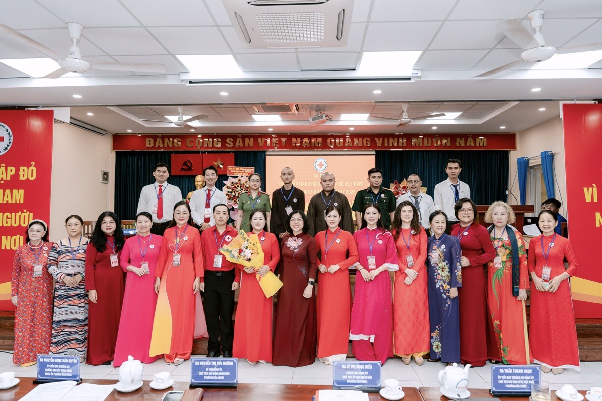 Hoa hậu Hoàng Thanh Nga chính thức trở thành Ủy viên Hội Chữ thập đỏ phường Hòa Hưng