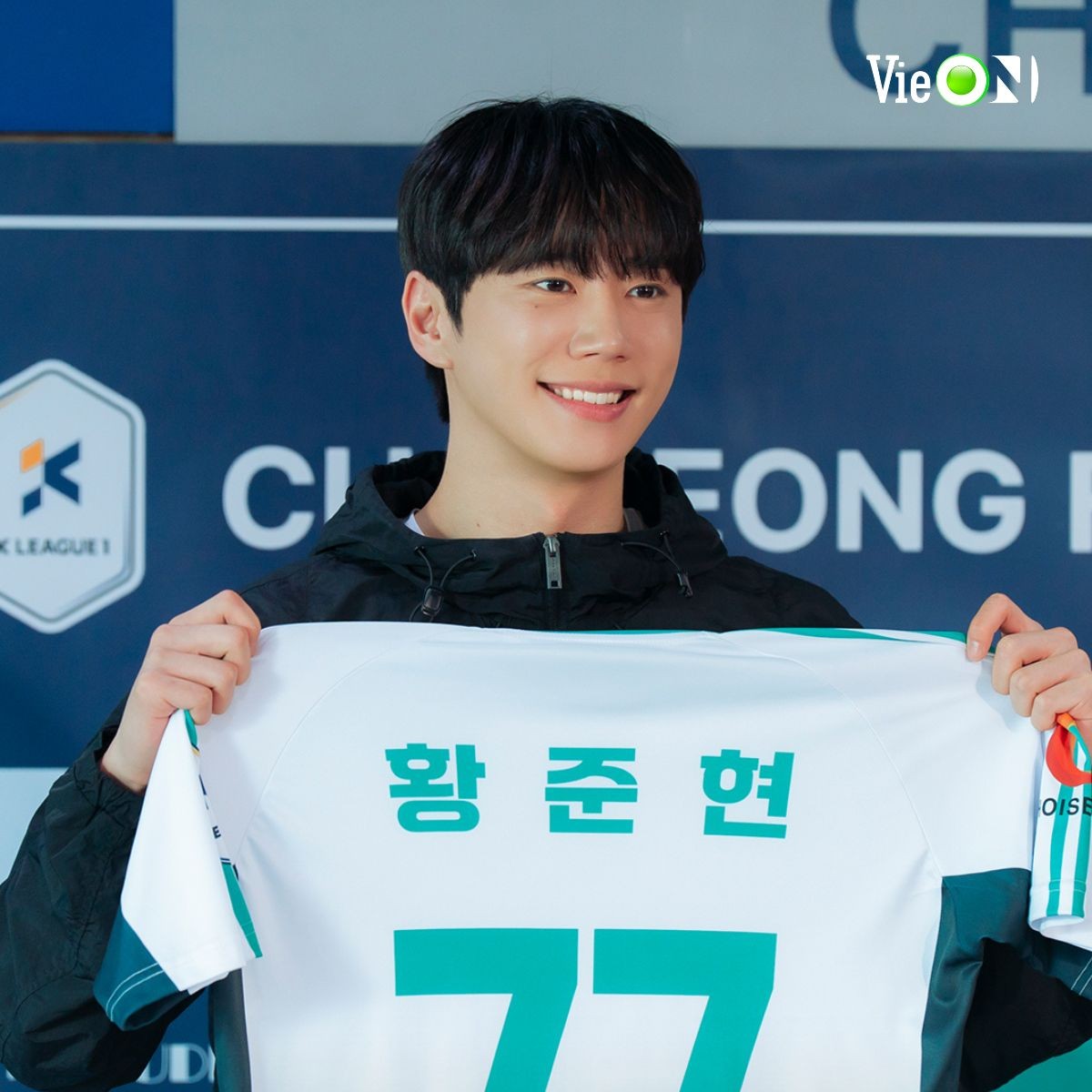 Vợ của Lee Sun Kyun tái xuất sau bi kịch của chồng, hợp tác cùng Lee Jun Young trong 'Chủ tịch tập sự'