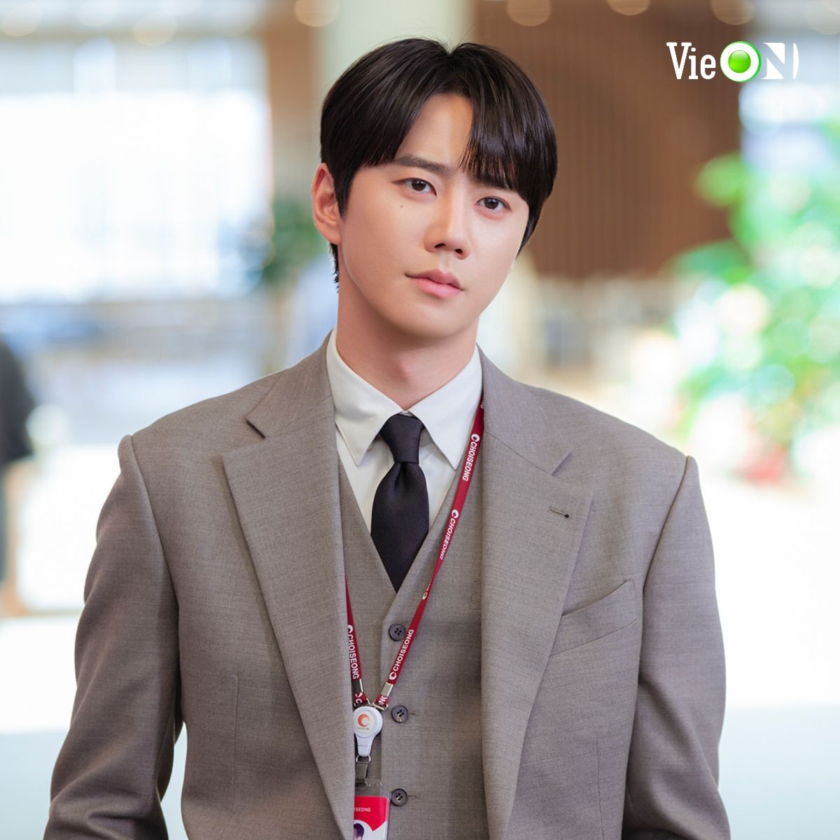 Vợ của Lee Sun Kyun tái xuất sau bi kịch của chồng, hợp tác cùng Lee Jun Young trong 'Chủ tịch tập sự'