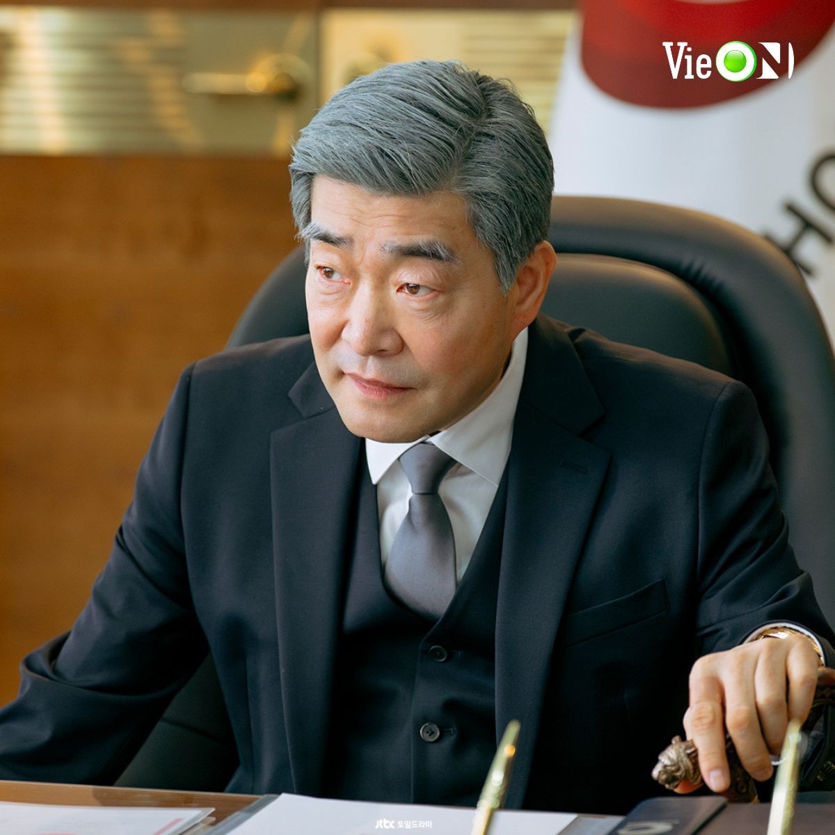 Vợ của Lee Sun Kyun tái xuất sau bi kịch của chồng, hợp tác cùng Lee Jun Young trong 'Chủ tịch tập sự'