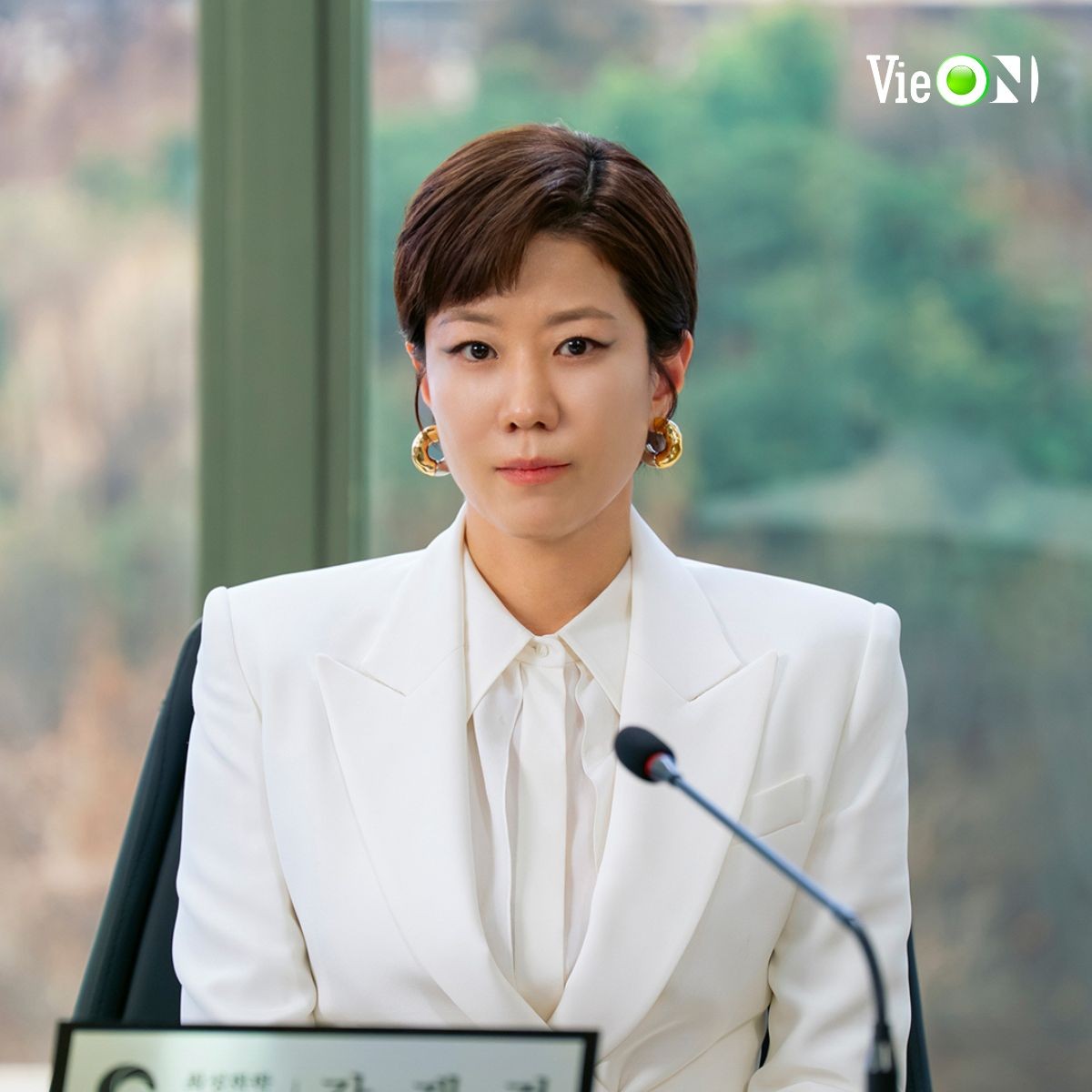 Vợ của Lee Sun Kyun tái xuất sau bi kịch của chồng, hợp tác cùng Lee Jun Young trong 'Chủ tịch tập sự'