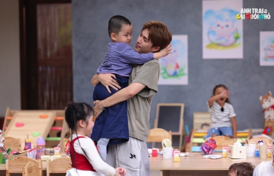 'Anh trai và cái đuôi nhỏ': 'Cán bộ' Sơn.K nghiêm túc chăm bẵm mấy 'cái đuôi nhỏ'