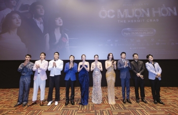Anh Đức tháp tùng Anh Phạm ra Hà Nội dự première phim 'Ốc mượn hồn'