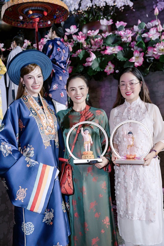 Hoa hậu Hoàng Thanh Nga ghi dấu ấn thanh lịch tại loạt sự kiện nổi bật