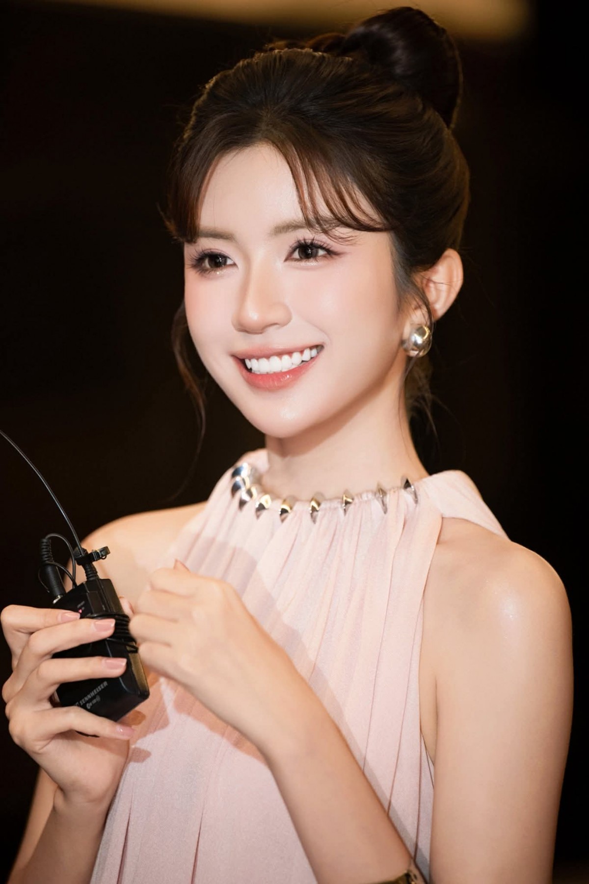 Hành trình đi tìm sự thừa nhận của mỹ nữ Gen Z Nguyễn Ngọc Huyền