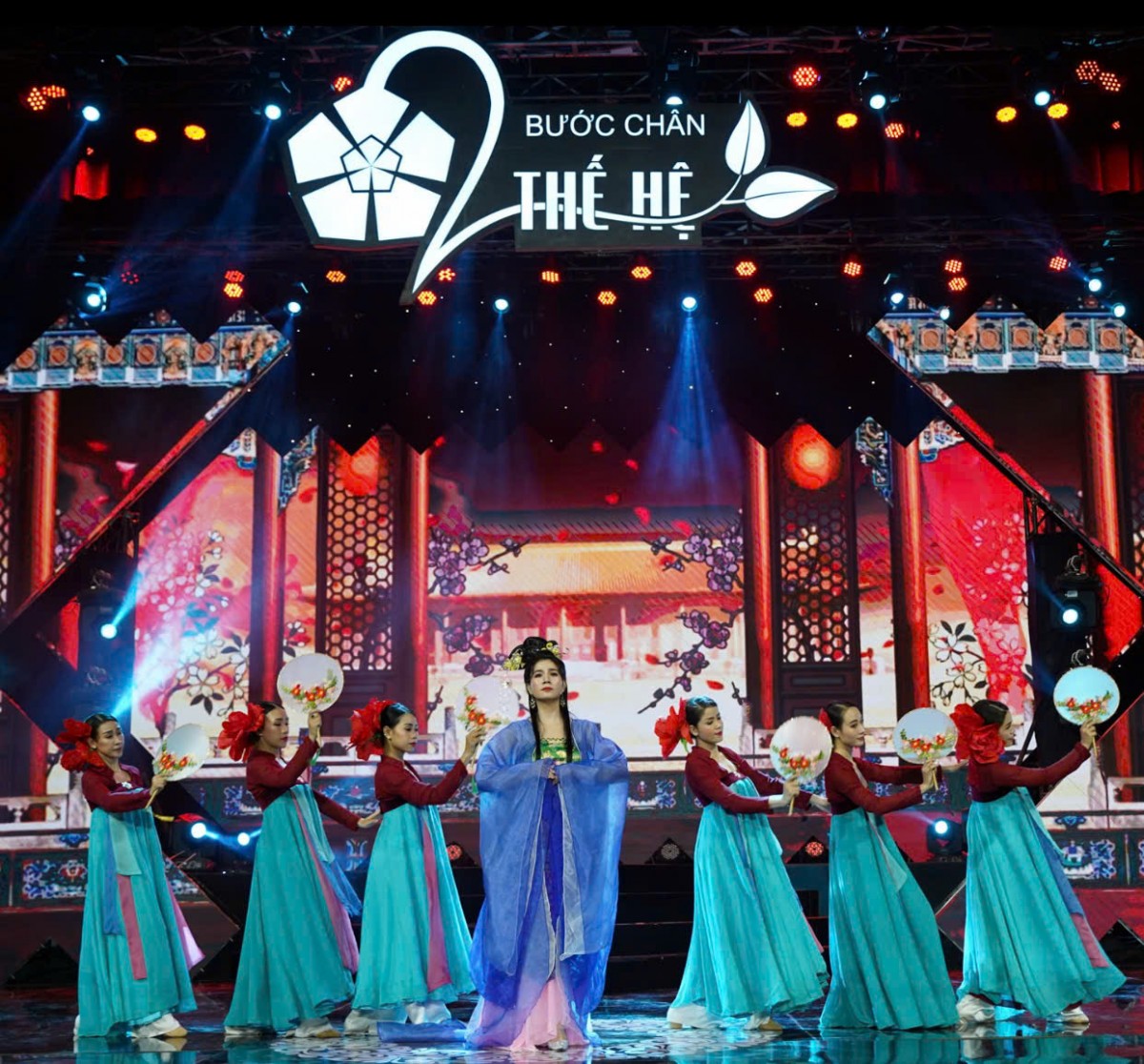 'Bước chân hai thế hệ' đạt tỷ view: Những 'bước chân' song hành ghi dấu son trên hành trình gìn giữ và phát triển văn hóa nghệ thuật Việt