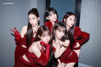 Nhóm nhạc K-pop Le sserafim gửi lời chào khán giả Việt, xác nhận kết hợp cùng bom tấn DC 'Supergirl'
