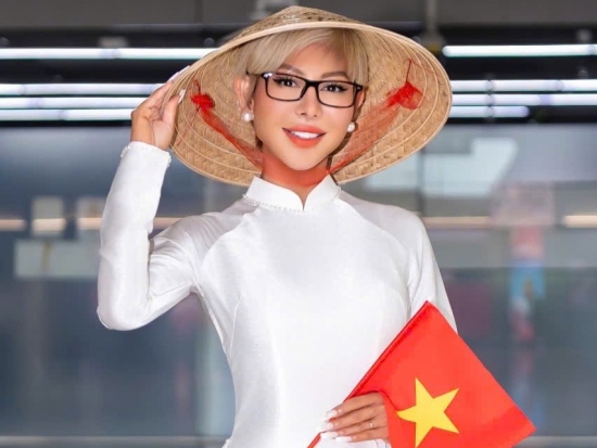 Mang áo dài, nón lá đến Thái Lan, Vân Phạm bắt đầu hành trình quảng bá hình ảnh Việt Nam