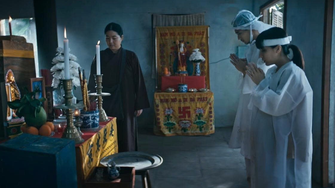 'Ma xó' gây sốt phòng vé, thu 10 tỷ đồng chỉ sau 15 giờ chiếu sớm
