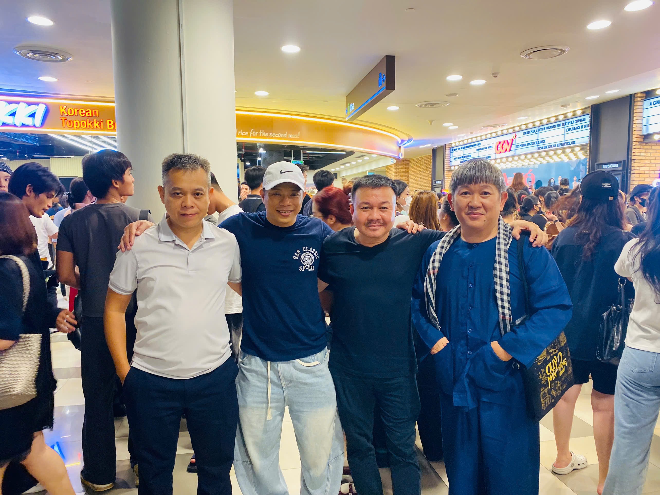 Giữa không khí kinh dị bao trùm, nam thần Avin Lu đại náo Premiere 'Ma Xó' bằng màn 'bẻ lái' cực gắt