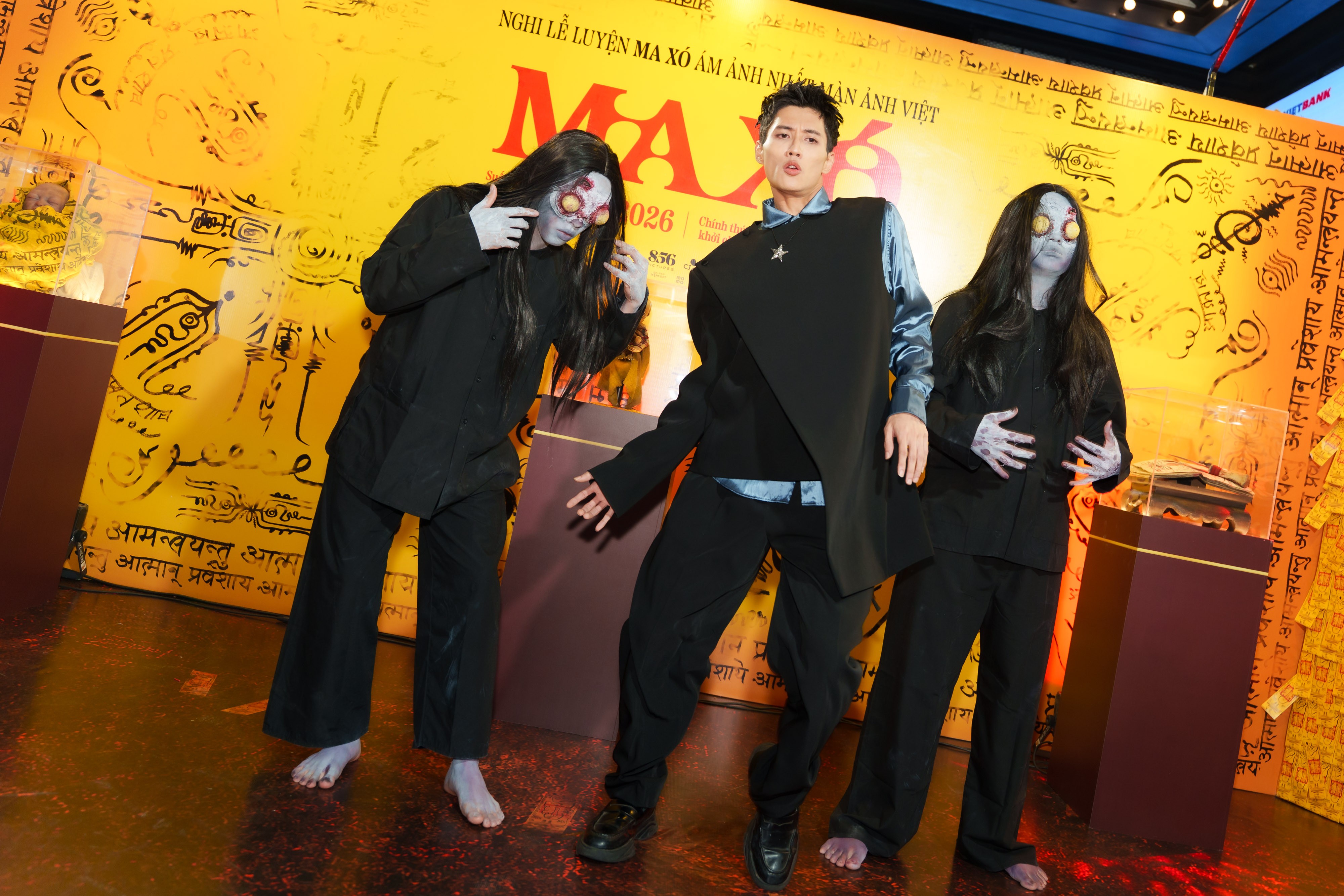Giữa không khí kinh dị bao trùm, nam thần Avin Lu đại náo Premiere 'Ma Xó' bằng màn 'bẻ lái' cực gắt