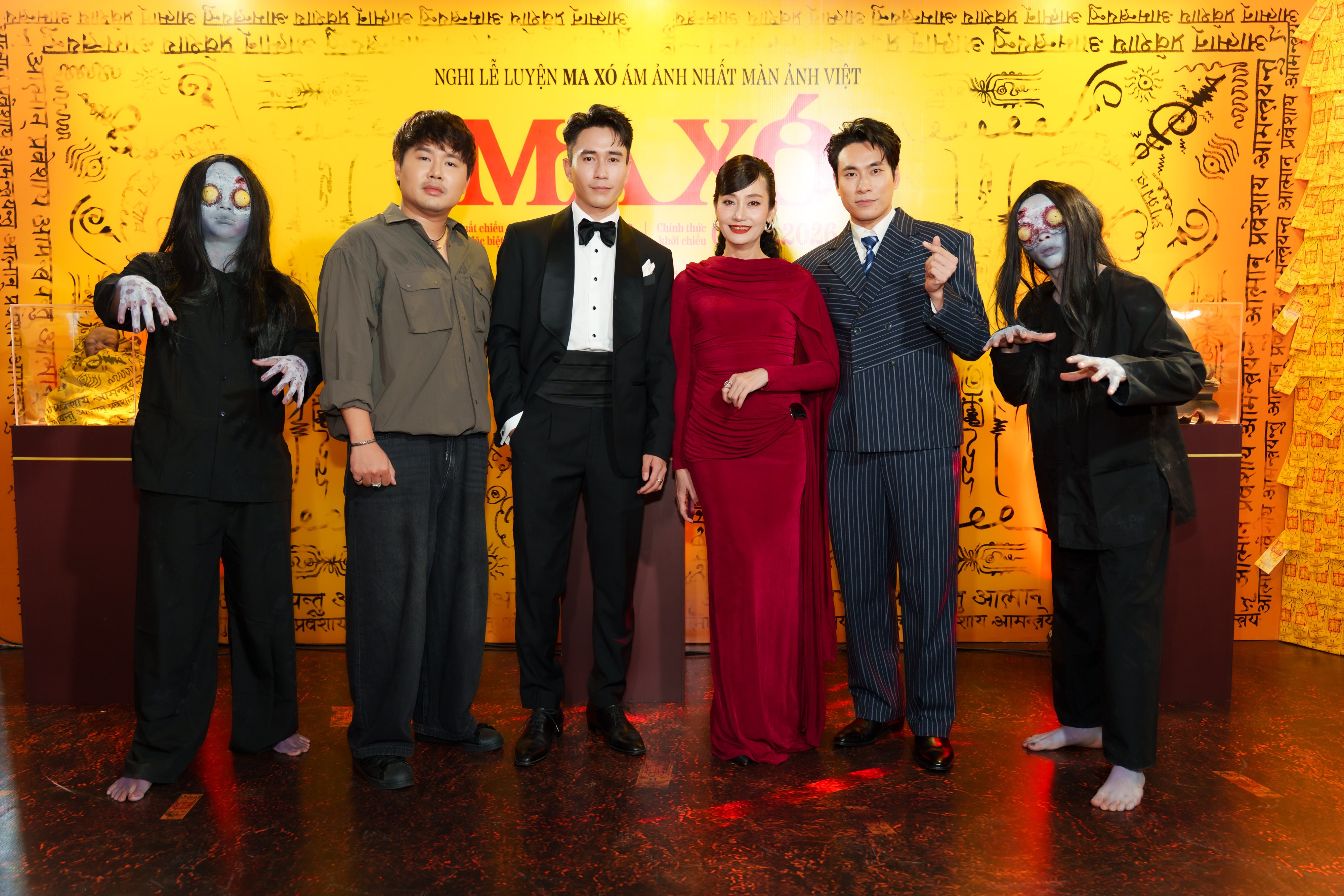 Giữa không khí kinh dị bao trùm, nam thần Avin Lu đại náo Premiere 'Ma Xó' bằng màn 'bẻ lái' cực gắt