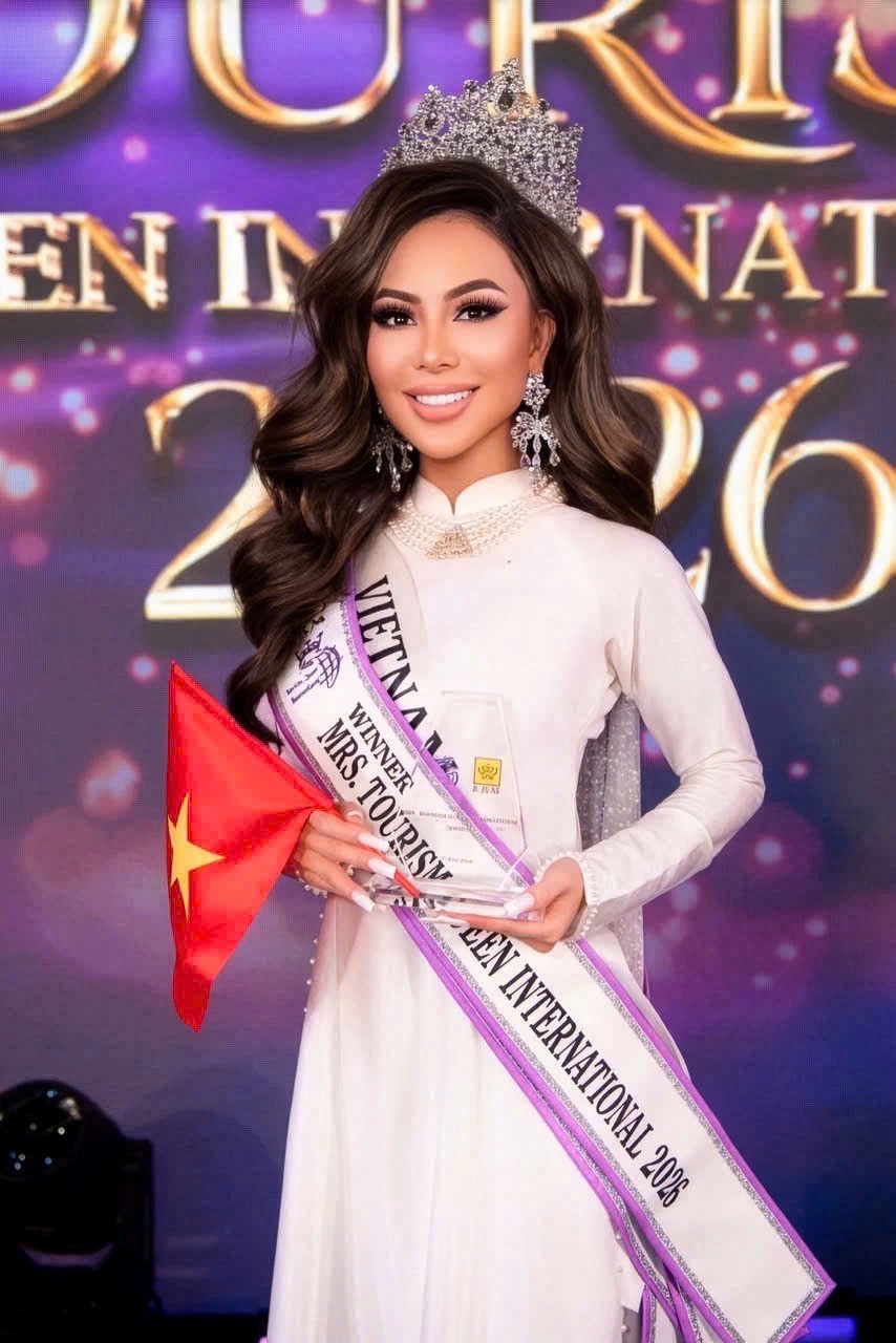 Vân Phạm đăng quang 'Mrs. Tourism Queen International 2026', mang về cú đúp danh hiệu cho Việt Nam