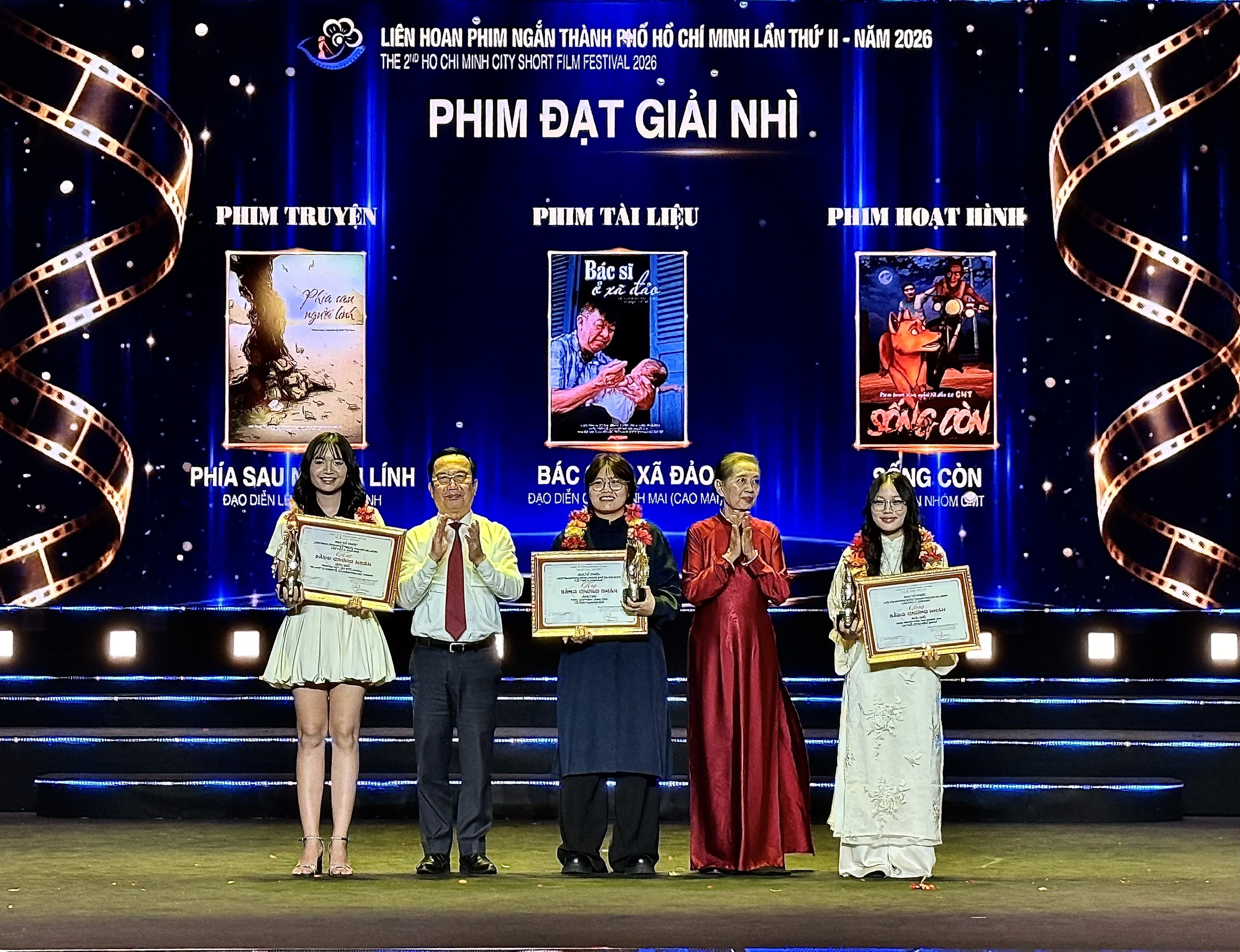 9 giải thưởng cao nhất thuộc về sinh viên Khoa Âm nhạc Sân khấu Điện ảnh trường Đại học Văn Lang tại Liên hoan phim ngắn TP. HCM lần II