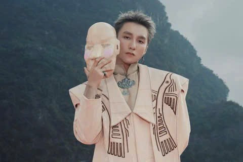 Sơn Tùng M-TP cắt bỏ phân cảnh gây tranh cãi trong MV 'Come My Way'
