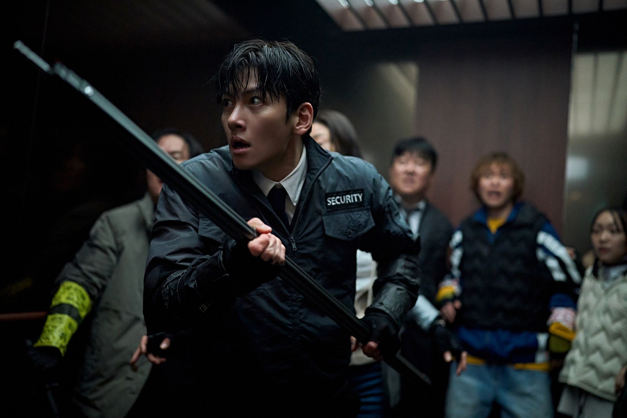 Vượt xa 'Train to Busan', 'Colony' gây sốt màn ảnh châu Á với bầy xác sống biết tiến hóa