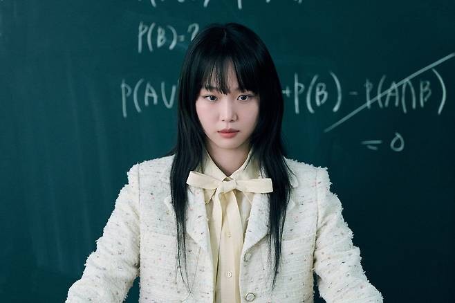 Đạo diễn 'Teach You a Lesson' đính chính loạt tranh cãi